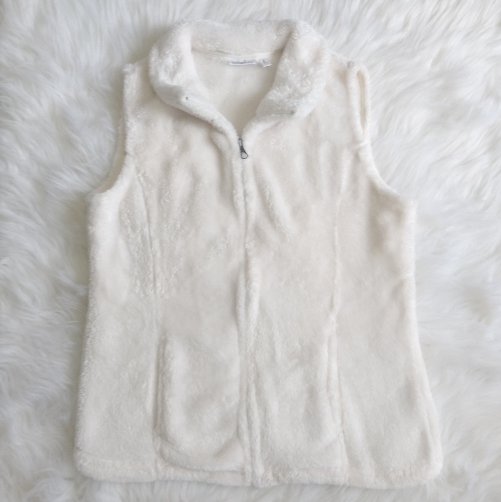Women's Croft & Barrow White Fuzzy Vest